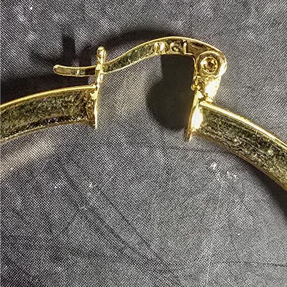 Boutique New Large polished gold tone hoops 1-3/4" diameter - Picture 6 of 7